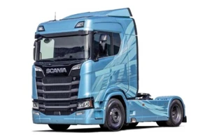 3961 Italeri 1:24 Scale Scania S770 4x2 Normal Roof - LIMITED EDITION - Picture 1 of 3