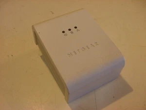 NETGEAR 85 Mbps WALL PLUGGED ETHERNET ADAPTER XET1001 - Picture 1 of 3