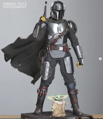 Figura Unreal Customs 1/6 Hot Toys Star Wars Mandalorian 12" solo capa con cable ✅ Foto 1 de 3