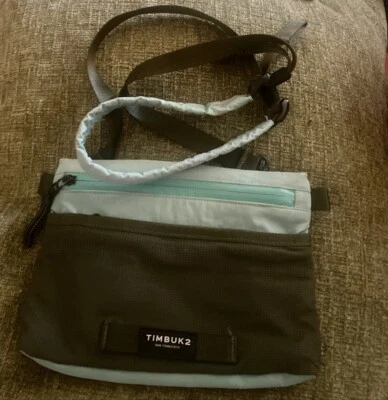 Bolsa TIMBUK2 Sacoche azul marinho e verde oliva esportiva funcional vintage desbotada - Imagem 1 de 4