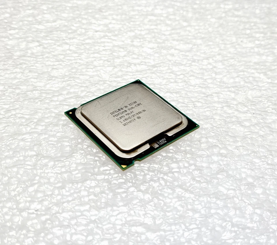 Intel Pentium E5300 2.6 GHz 2.60GHZ/2M/800 SLB9U Socket 775 - Image 1 of 1