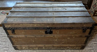 ☑️Vintage Large Louis Vuitton Canvas Trunk Metal Frame Chest Steamer Trunk Large - Image 1 of 4