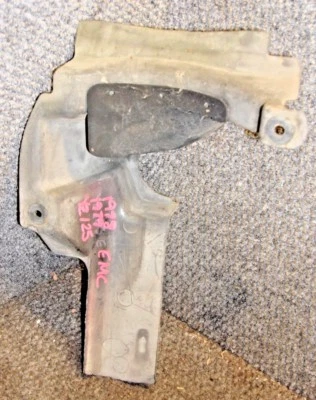 Guardabarros interior trasero Yamaha YZ 125 1978 1979 PIEZA ORIGINAL # 1W1-21620-01-00 Foto 1 de 4