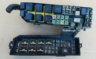 Mazda Tribute 2000-07 fuse box FOAB-14B192-AA F57B-14B192-AA used - Image 1 of 4