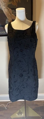 Vestido de cóctel Carmen Marc Valvo negro con cuentas y satén floral talla 12 Foto 1 de 4