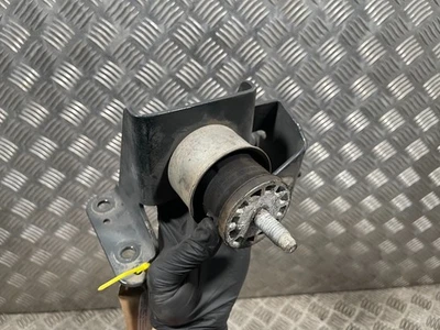 IVECO DAILY 2.3 MK6 2019-On Gearbox Mount 5801283686 / 5801283496 GENUINE - Image 1 of 4