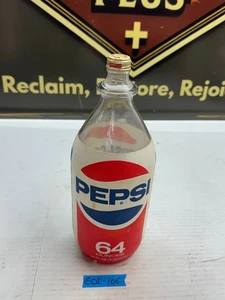 Botella de vidrio vintage Pepsi-Cola 64 oz "The Boss" con etiqueta de espuma y tapa - Imagen 1 de 5