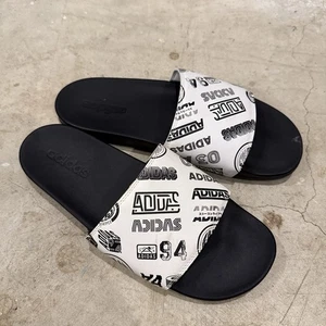 Adidas FZ1751 Hombre Talla 11 Negro/Blanco Estampado Adilette Cómodas Sandalias Deslizantes - Imagen 1 de 9