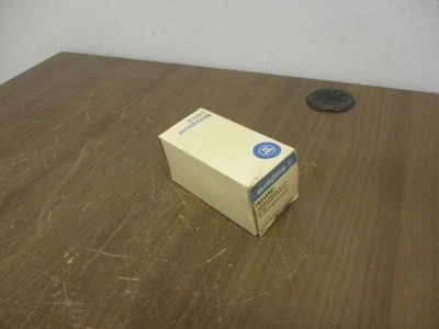 Botón pulsador Westinghouse resistente a la corrosión Oil-Tite PB2AARB1 tapa roja Foto 1 de 4