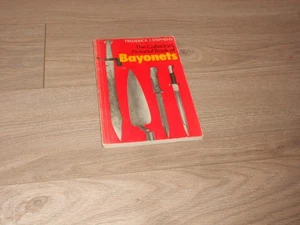 Sammler-Bilderbuch Bajonette Waffen & Rüstungspresse 1976 Stephens - Bild 1 von 2
