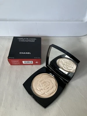 CHANEL Camelia De Chanel Illuminating Powder 0902 6g .21 Oz For Face Open Box - Image 1 of 4
