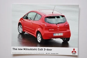 Foto de prensa de coche - Mitsubishi Colt 2004 3 puertas - vista trasera - Imagen 1 de 1