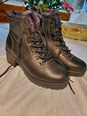 Botas impermeables para mujer Cougar Dixon de tacón bloque para clima frío. Talla: 8 Foto 1 de 4