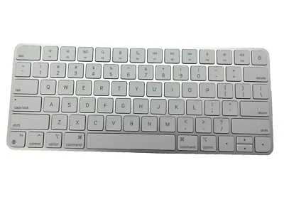 Apple Magic Keyboard A2450 2024  Usb-c/Lightning Cable English Silver - Image 1 of 2