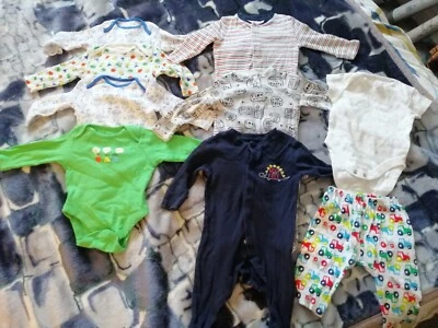 baby clothes upto 3 months bundle boys robots dinosaur tractor bears  - Image 1 of 4