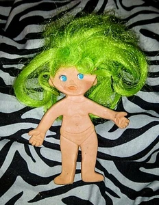 FLATSY PUPPE MIT GRÜNEN HAAREN PUPPE IST Nackt 1969 IDEAL - Bild 1 von 2