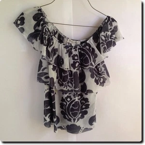 White House Black Market Tiered Ruffled Gray Floral Pull On Top S - Picture 1 of 4