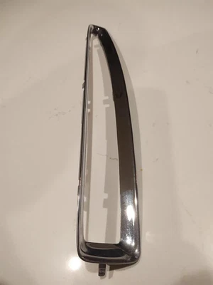 Cadillac Deville 1994-1999 OEM cromado bisel de luz trasera derecha PN# 5976656 Foto 1 de 3