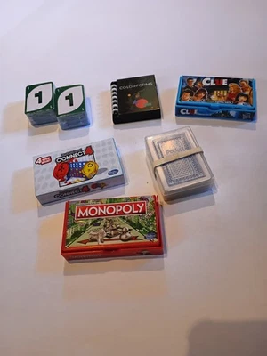 Lote De 6 Mundos Más Pequeños Juegos Uno Connect 4 Monopoly Clue Colorforms Mazo De Cartas Foto 1 de 4
