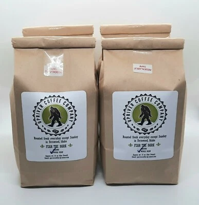 Café tostado fresco Fear the Dark 1 lb Foto 1 de 4