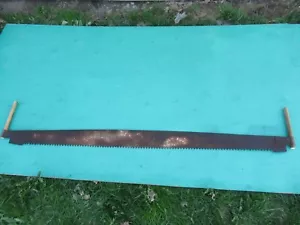 GRANDE strumento seghetto trasversale vintage + lama lunga 65" con due manici in legno - Foto 1 di 4