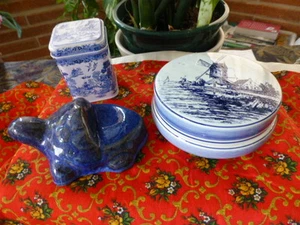 lot=== faience DELFTbleue bonbonniére ,tortue terre cuite et boite fer  - Picture 1 of 8