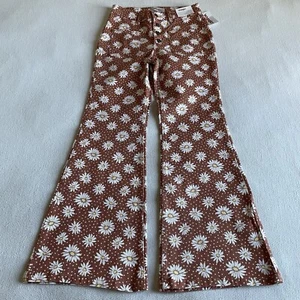 Wrangler Women 26x30 High Rise Fierce Flare Daisy Floral Button Fly Jeans - Picture 1 of 9