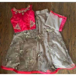 Girls Lehenga Choli Gently Used Size 26 (Fits 5/6 year olds Approximately) - Picture 1 of 9