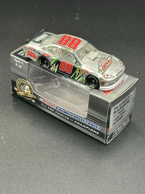 Chevy Impala 2012 diecast NASCAR 1:64 Diet Mountain Dew Dale Earnhardt Jr. #88 Diet Mountain Dew Foto 1 de 4