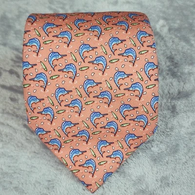 Corbata Vineyard Vines Para Hombre Rosa Seda Marlín Peces Navegación Patrón Náutico Novedad Foto 1 de 4