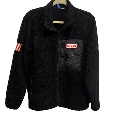 Chaqueta grande para hombre Divided By H&M, polar NASA, con 3 bolsillos con cremallera, negra Foto 1 de 4