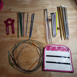 ENORME Lote Agujas de Tejer Juego Circular Recto Metal Bambú Plástico con Bolsa - Imagen 1 de 16