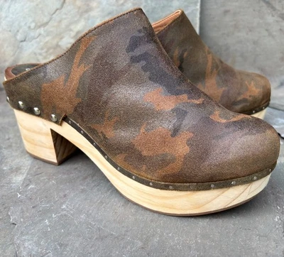 CHELSEA & VIOLET (11-M) ‘Jana’ Army Camo Wooden Clog Platform Leather Upper - Image 1 of 4