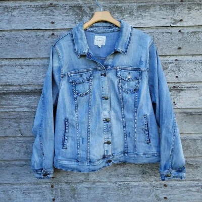 Chaqueta de camionero de jean de mezclilla Torrid para mujer 4 (4X/26) elástica lavado ligero   Foto 1 de 4