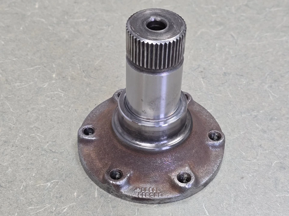 NICE USED ORIGINAL GENUINE PORSCHE 911 915 FINE SPLINE TRANS OUTPUT SHAFT NLA 3 - Imagem 1 de 4