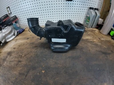 Оригинальный фильтр воздухозаборника переднего воздушного ящика 1996 Suzuki Intruder 800 VS800 - Изображение 1 из 4