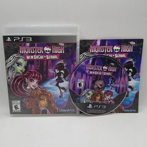 Monster High: New Ghoul in School (Sony PlayStation 3, 2015) PS3 CIB Completo - Foto 1 di 8