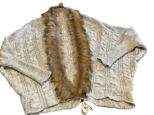 Damen-Cardigan Militär Hippie Zopfmuster Dolmanärmel Fellkragen 1X/2X - Bild 1 von 3