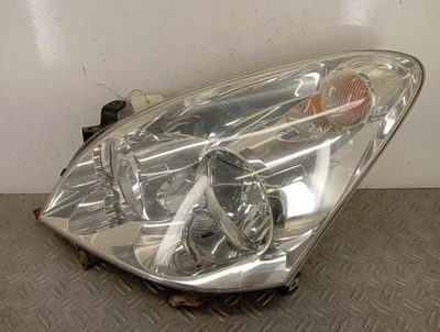 Optique avant principal gauche (feux)(phare) TOYOTA COROLLA VERSO 2 PHASE 1 - Photo 1/4