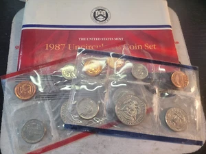 1987 uncirculated coin sets P & D - Picture 1 of 1