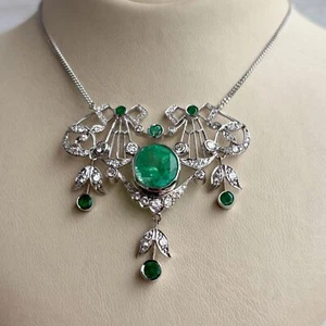 Collier Weißgold 18k Anhänger 1,7 ct. Diamanten und 6,0 ct. Smaragd Art Deco - Bild 1 von 7