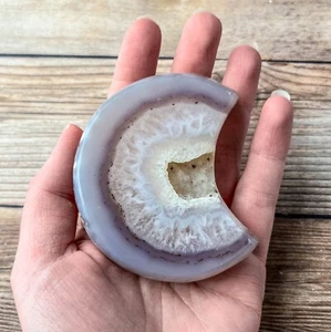 Großer Quarz Kristall Geode Mond 150g polierter Gesichtsstein - Bild 1 von 8