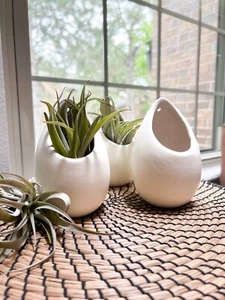 Mini Ceramic Hanging Vase - Picture 1 of 3