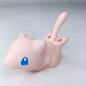 B Pokemon Finger Puppet Flying Mew Figure Catch Them All Nintendo Bandai - Picture 1 of 3