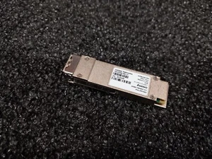 Original Juniper JNP-QSFP-40G-SR4- 740-032986 - QSFP+ 40Gbps MPO OM3 100m - Foto 1 di 1
