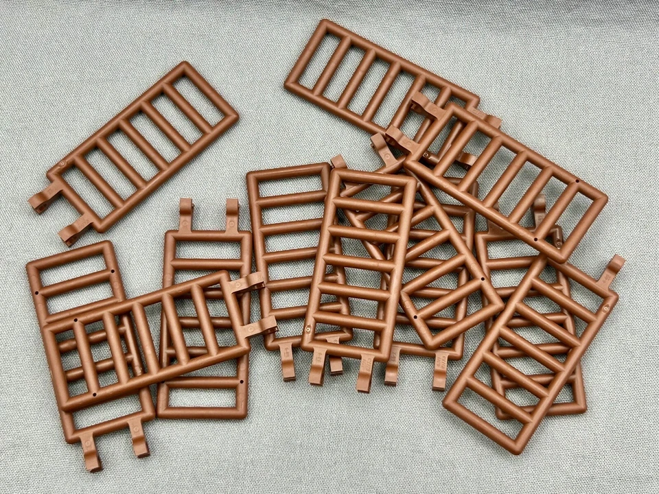 Lote de Piezas LEGO (12) Ct ~ Escalera Marrón Rojizo 7x3 con Clips Dobles ~ Nº 6020 Foto 1 de 1