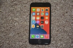 Apple iPhone 8 64GB (Unlocked) Smartphone Black Used - Picture 1 of 3