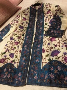 Ladies Silk floral embroidered jacket- button front and fully lined Size 10-12 - Picture 1 of 9