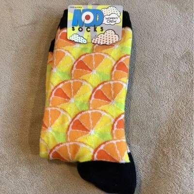 Calcetines Mod Naranja y Amarillo Estampado Cítrico, Calcetines Mujer Crew, Ribete Negro Foto 1 de 4