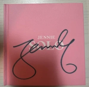 BLACKPINK JENNIE SOLO AUTOGRAPHED SIGNED ALBUM - Picture 1 of 3